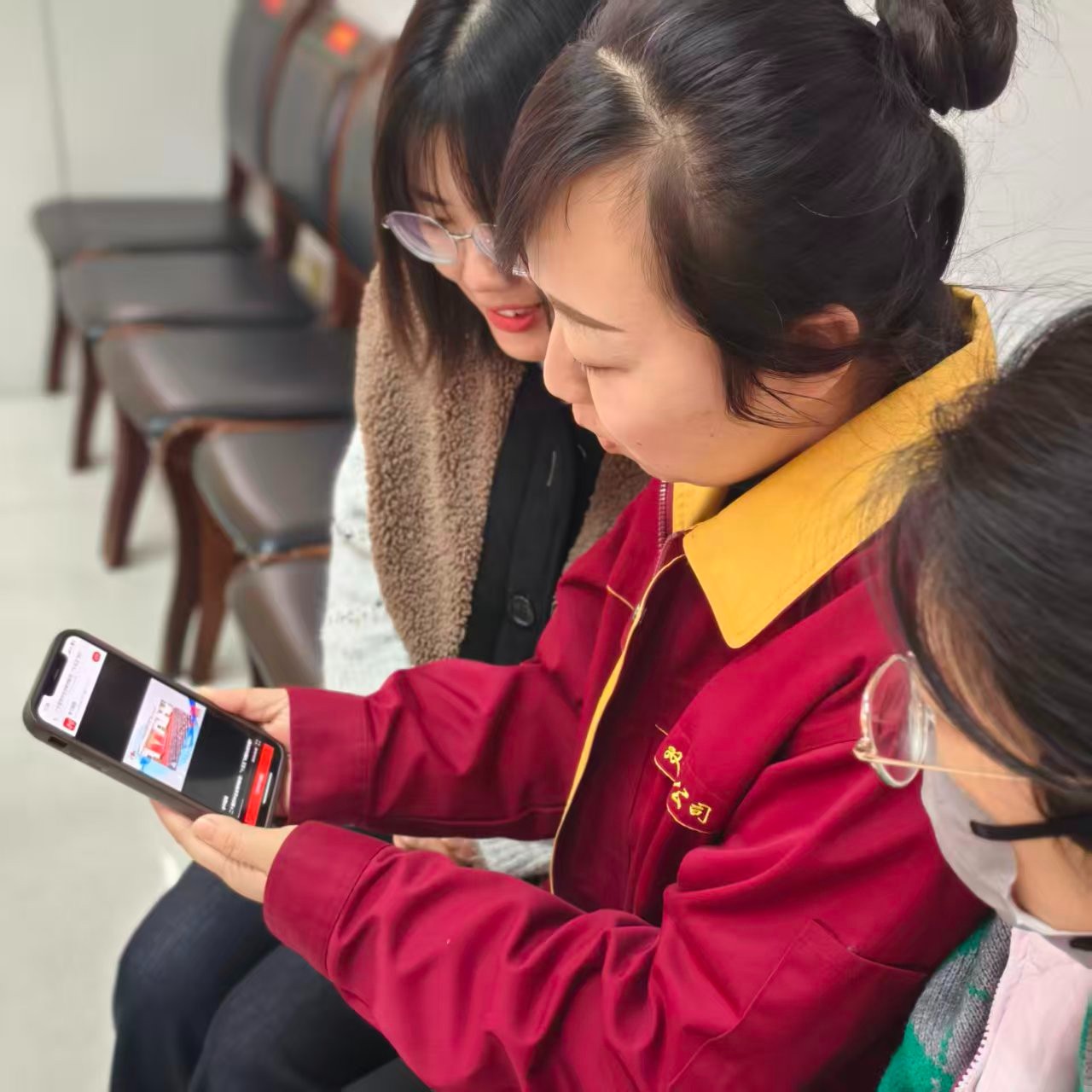 54b6c31df34d4c60726b9824ef08b69f