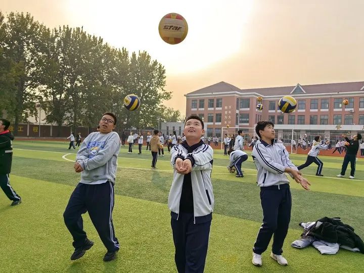 “阳光”体育——城阳十三中 拍摄者:孙晴.jpg “阳光”体育——城阳十三中 拍摄者:孙晴.jpg