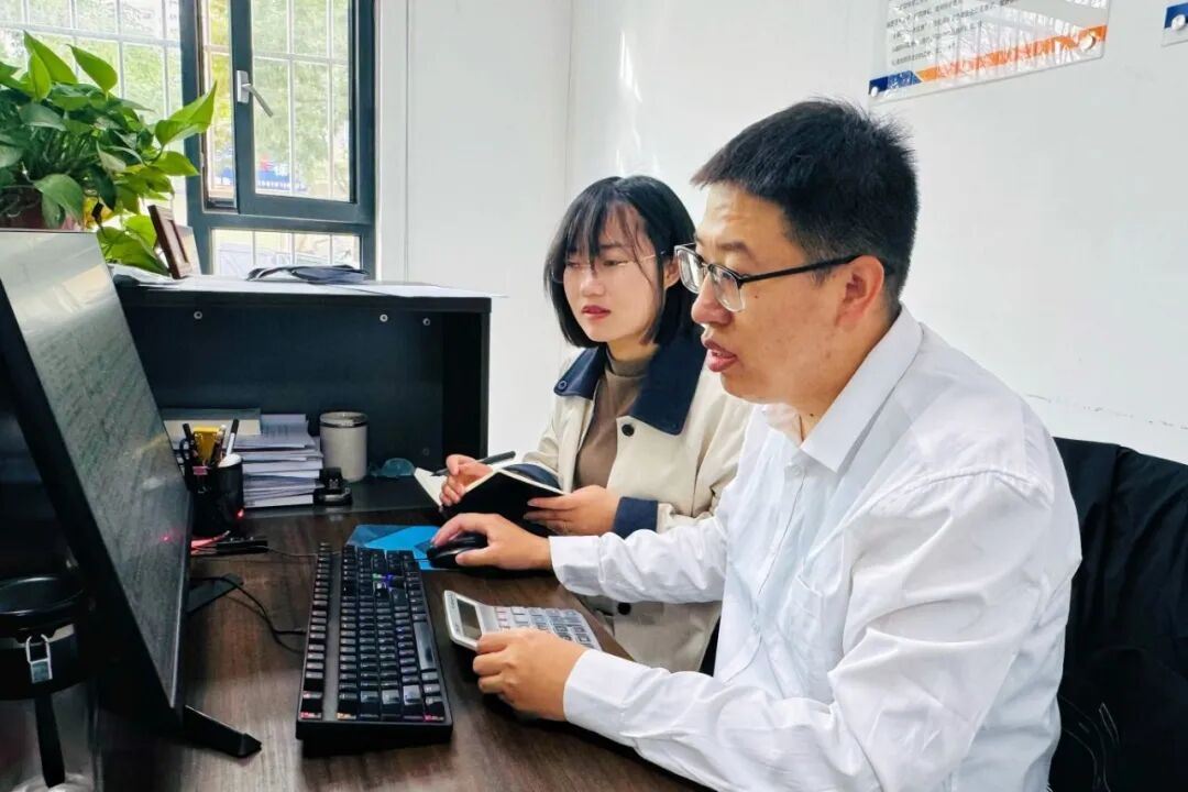 经营管理部造价人员审核副井井筒冻结及掘砌工程编制方案.jpg