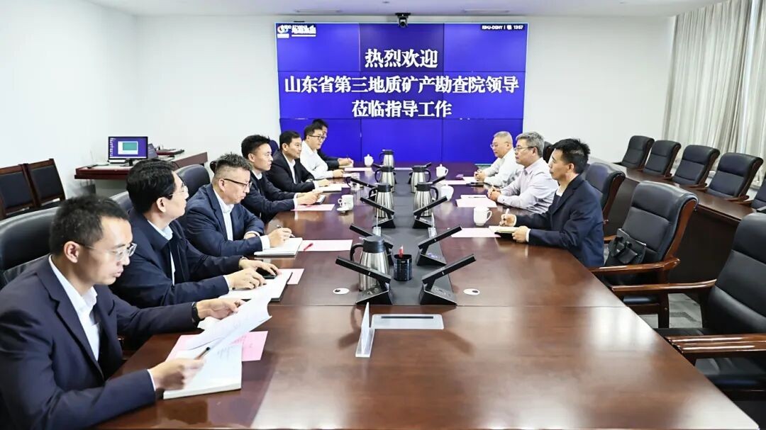 张鑫会见安茂国