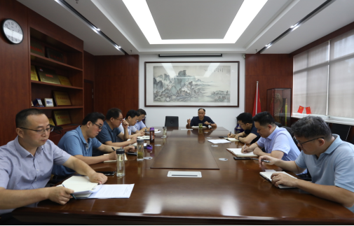 学院召开“永远的旗帜”毕业大戏复盘会