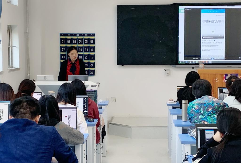 教师展风采 历练促成长——艺术设计系举办教师公开课教研观摩活动