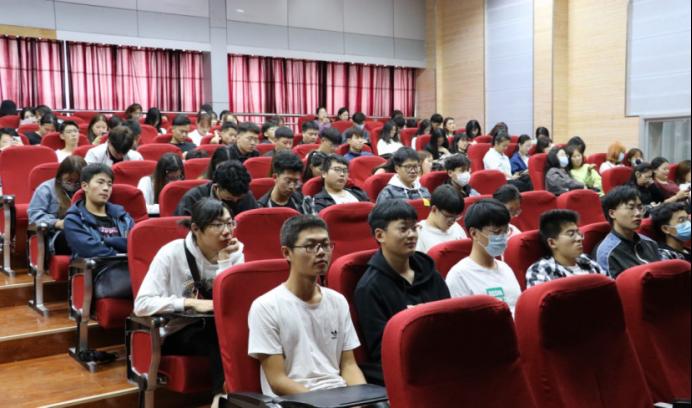 艺术设计系举办“艺海撷英——室内设计师专业技能”专题讲座