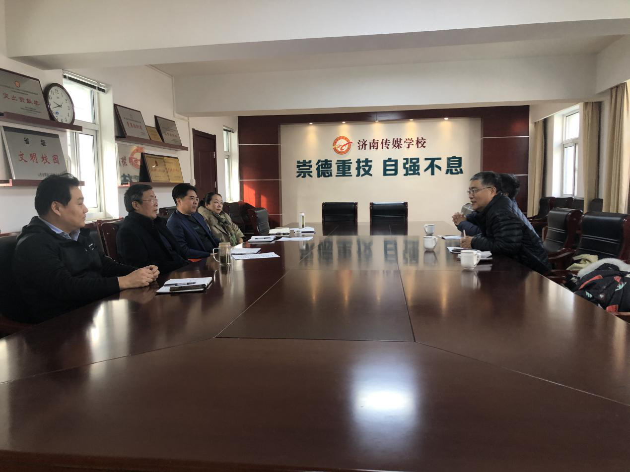 孙茜芸名师工作室团队成员赴济南传媒学校调研