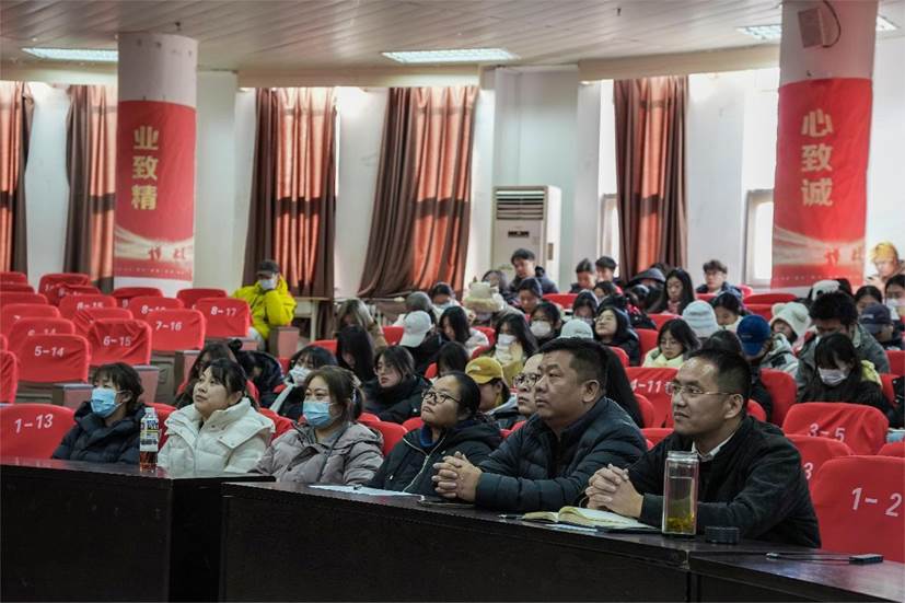 数媒动画系举办 《人生的旅程——张翼鹏谈影视创意》交流会