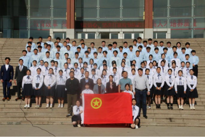 砥砺奋进守初心，青春献礼二十大——院数媒动画系参加学院升旗仪式