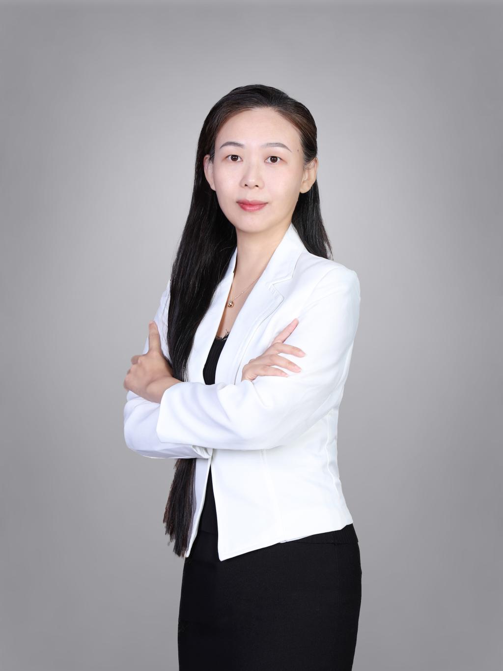 专业教师：何丽丽