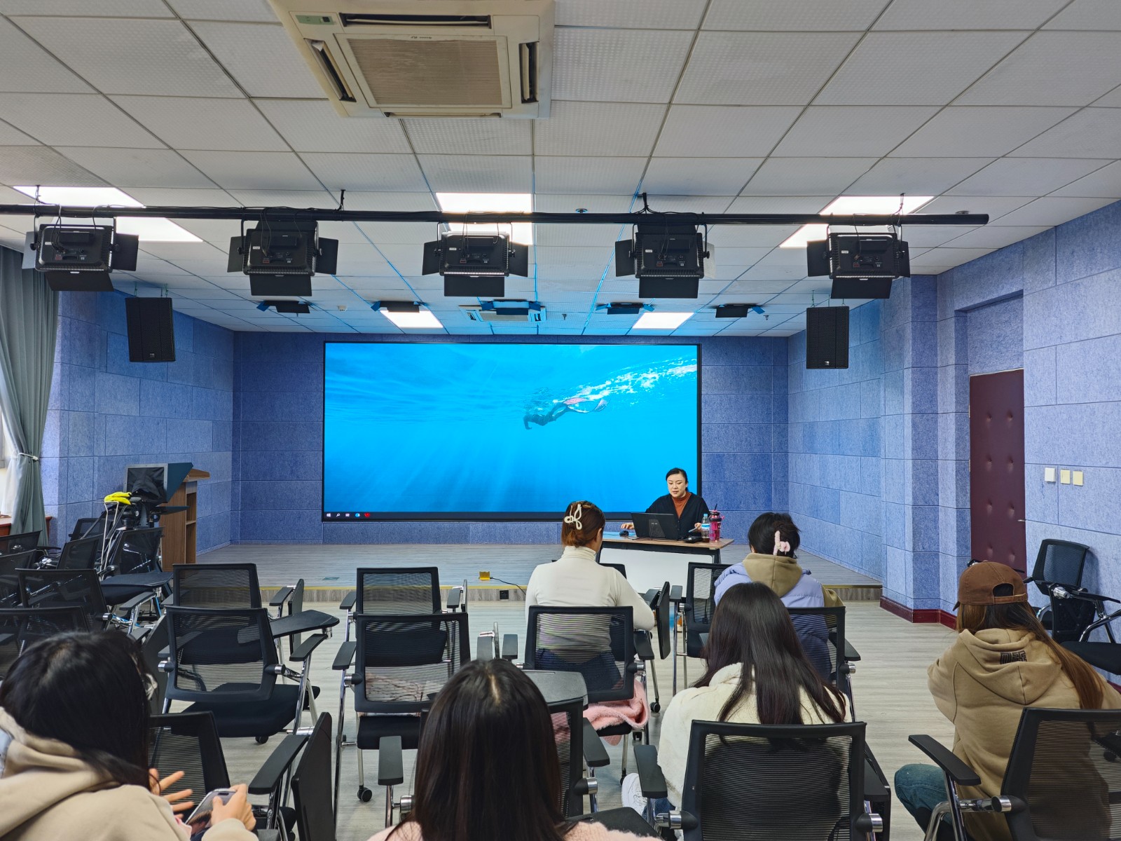 视音频综合实训室2