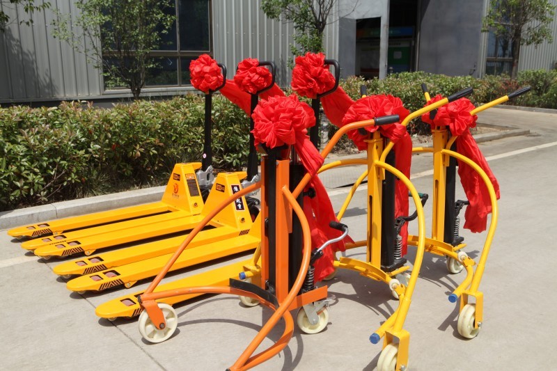 图为:公司工会为职工赠送的搬运器材_副本