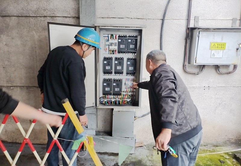 邀请矿方专业电工检查电气