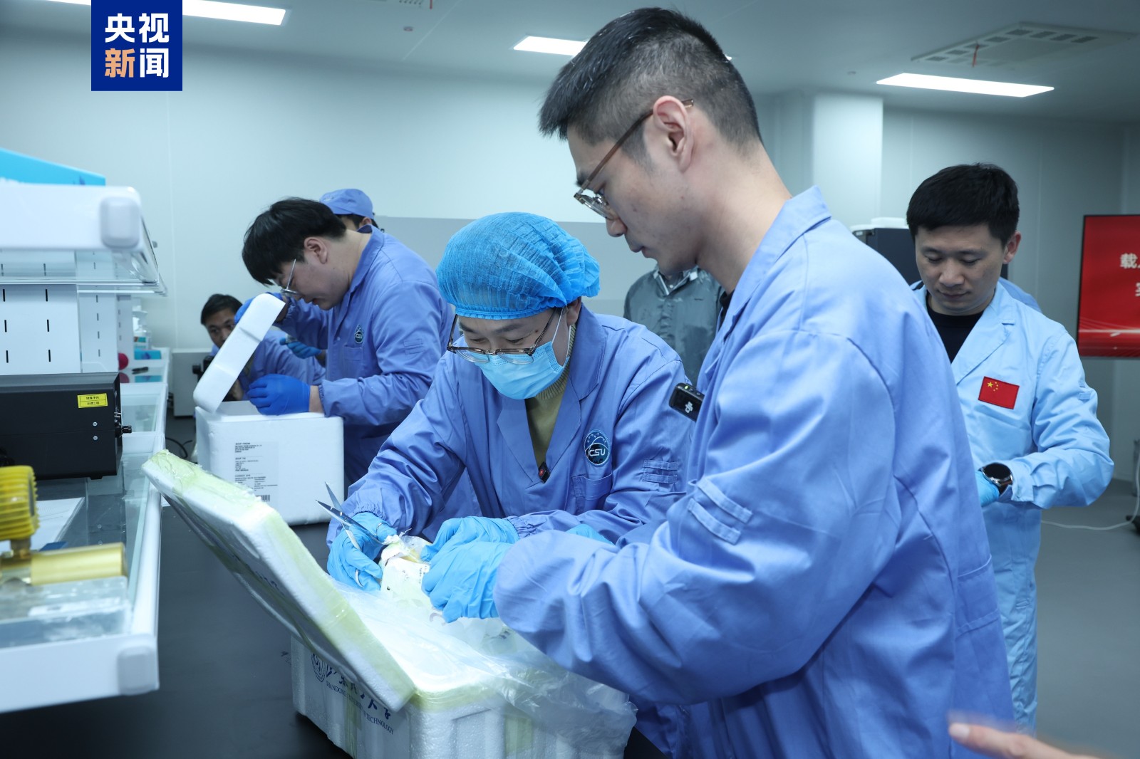 77d9c0418f04470c8c90c4b5b6ff0411