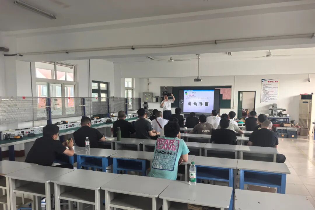 上课2.jpg