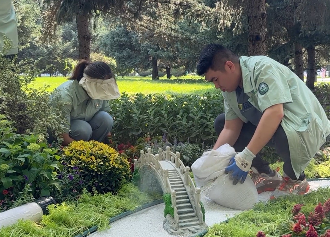 他们把《千里江山图》搬到银河广场(5115218)-20250720184338