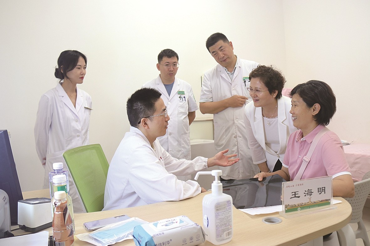 上海专家王海明到我市进行义诊