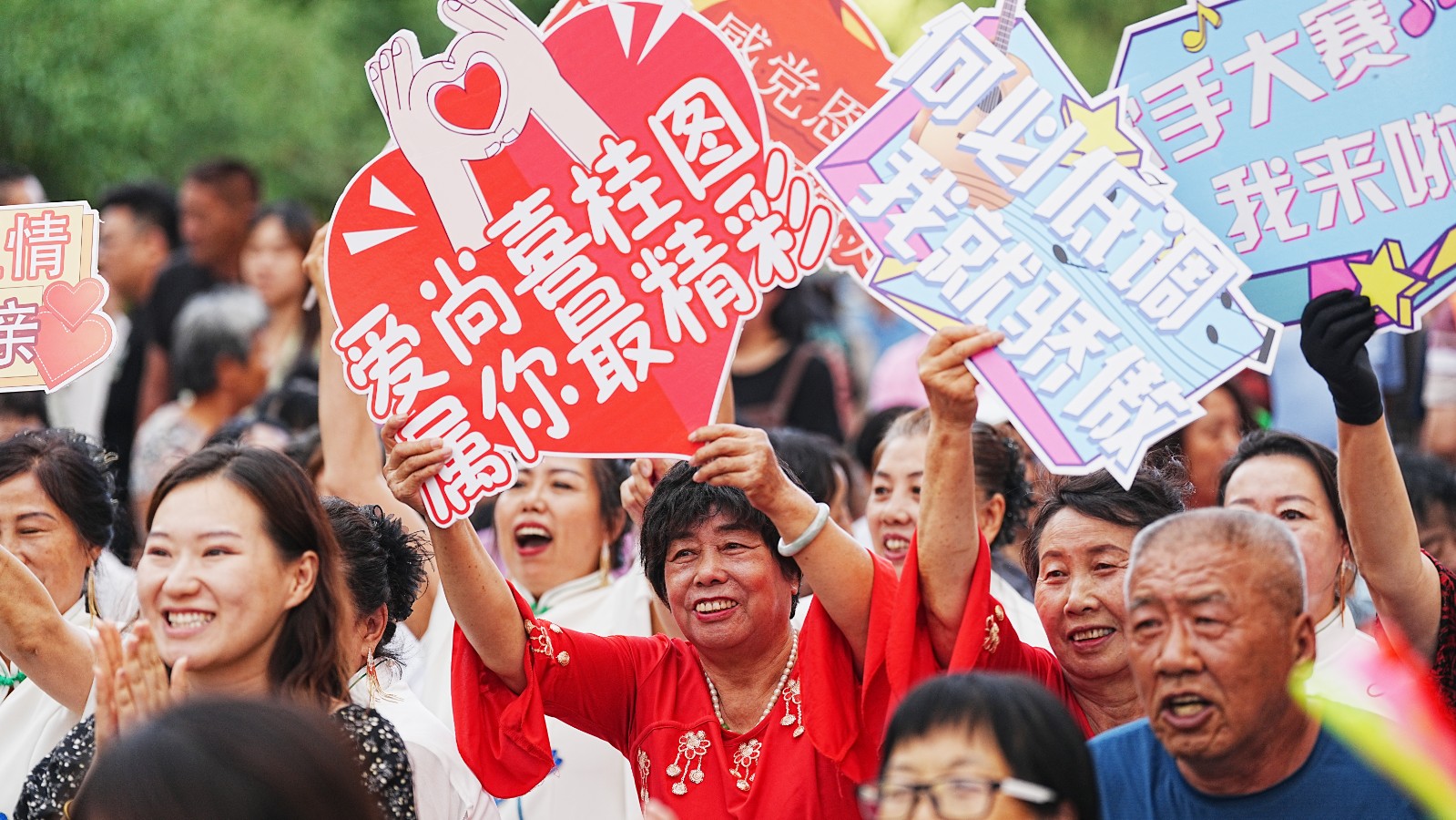 在“唱响喜桂图”石拐区首届社区歌手大赛上(5217278)-20250803185037