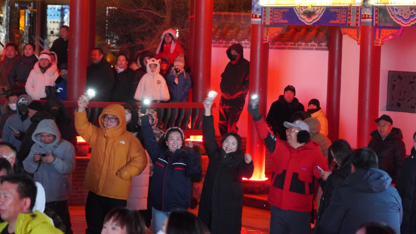 “年猪节”解锁草原冬日民俗盛宴(分离图)(6046360)-20251210171253