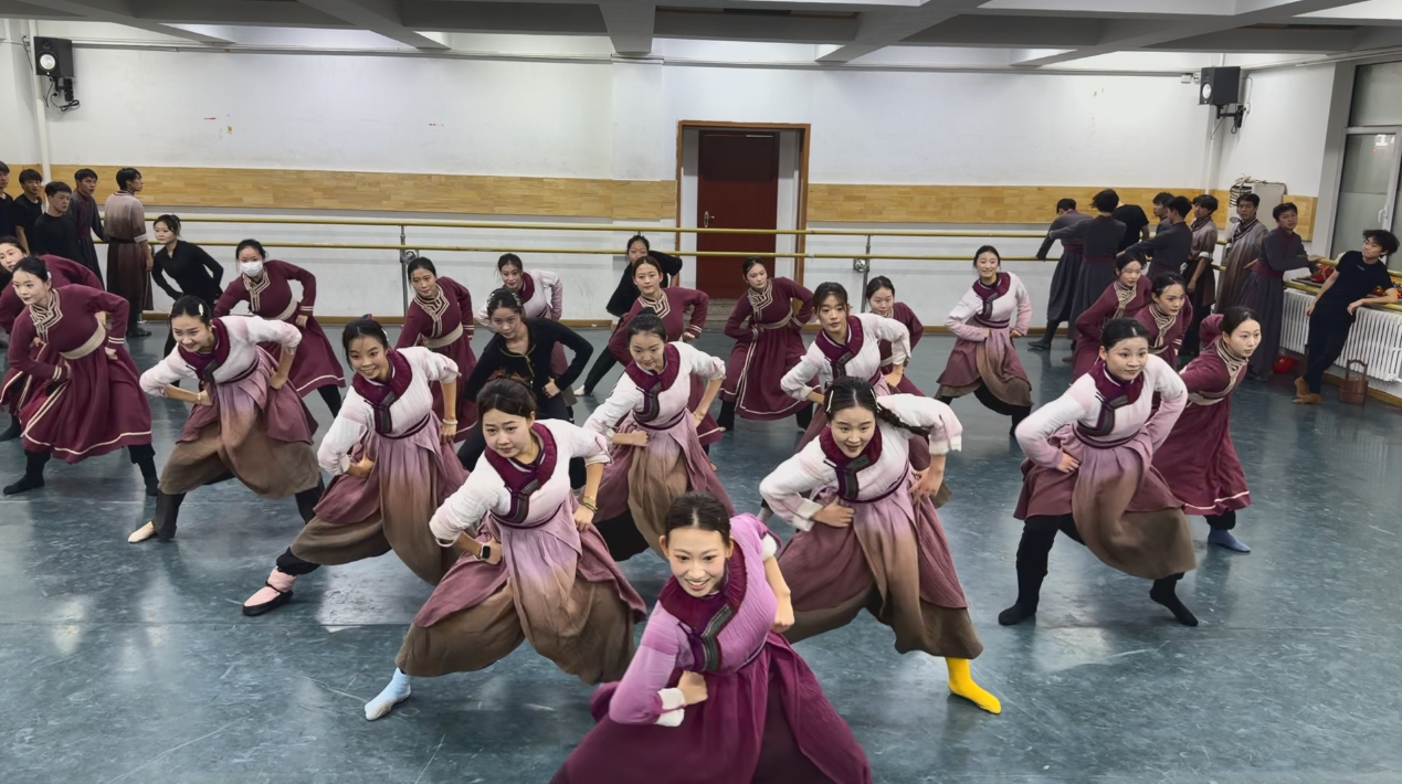 舞台上的思政课