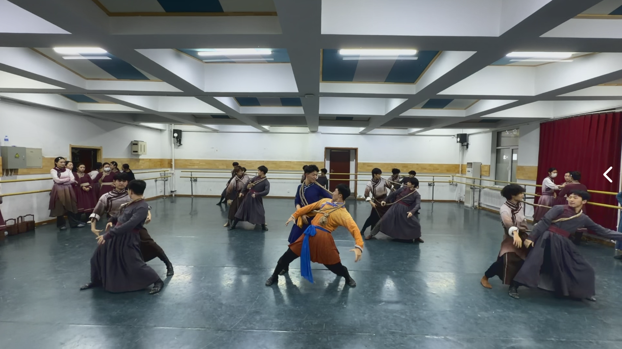 舞台上的思政课