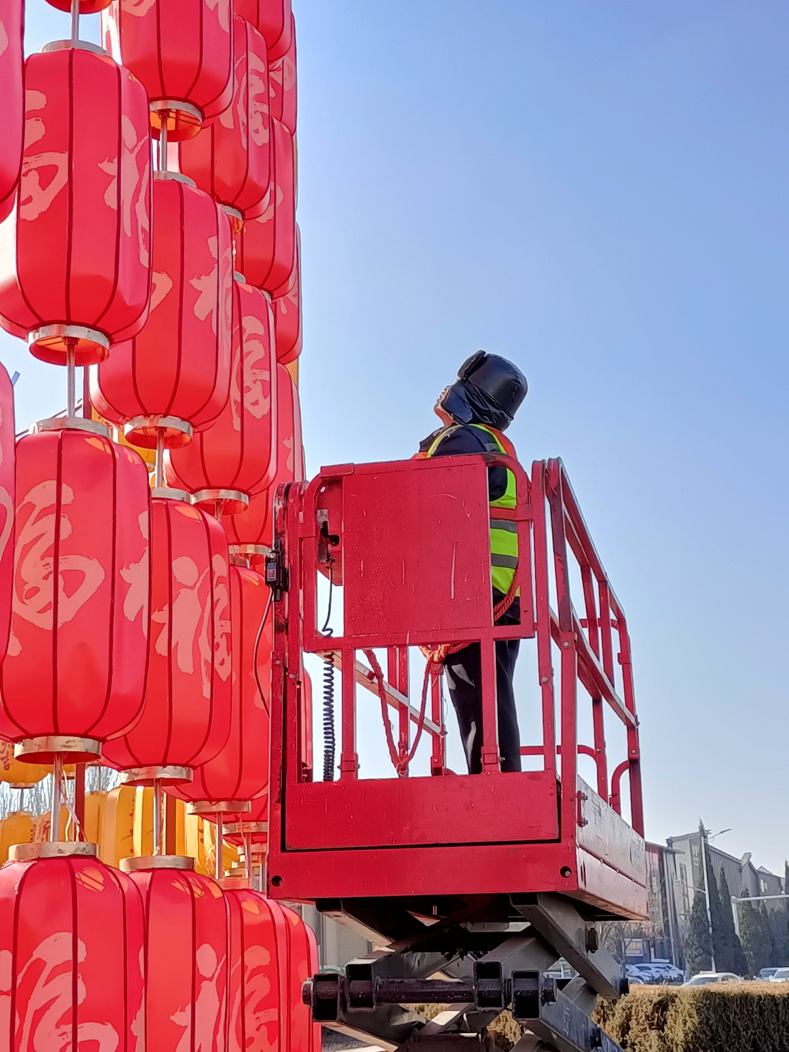 （头条有图）璀璨灯彩扮鹿城