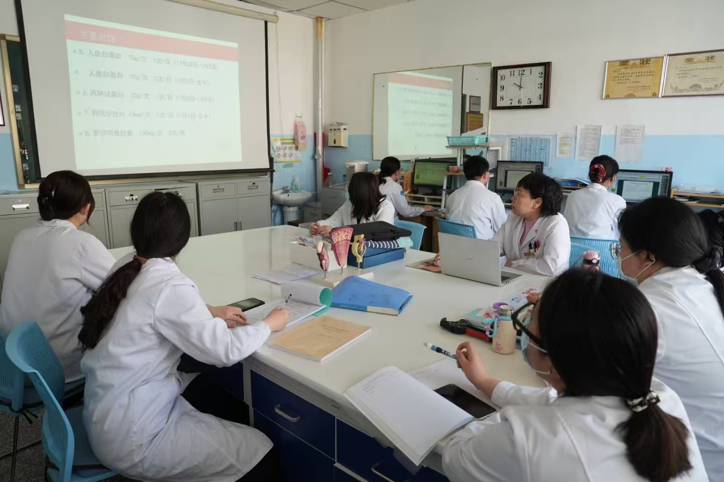 科研培训会现场(6826172)-20260416082240