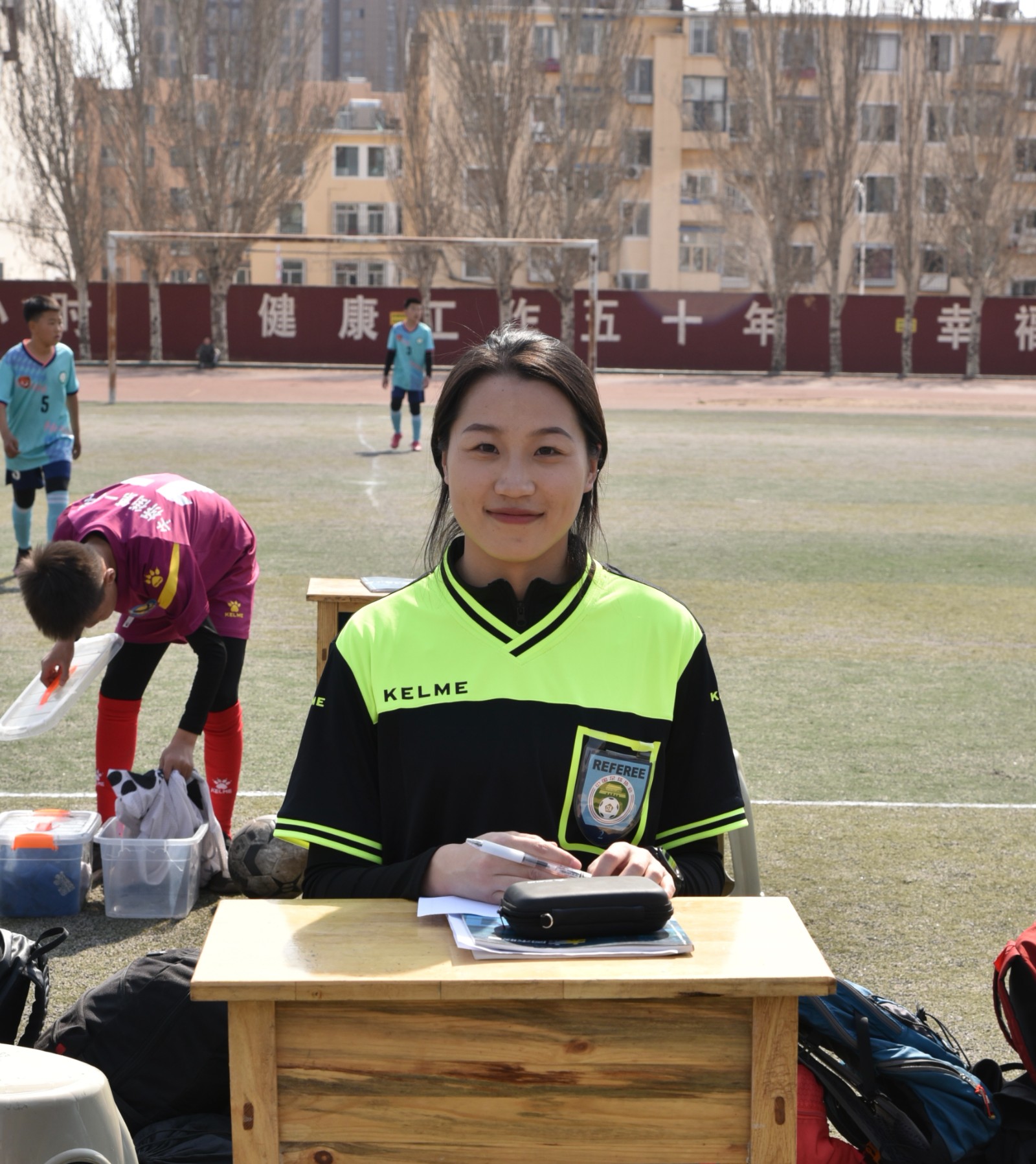 （头条，挂栏“闪闪发光”）绿茵哨响