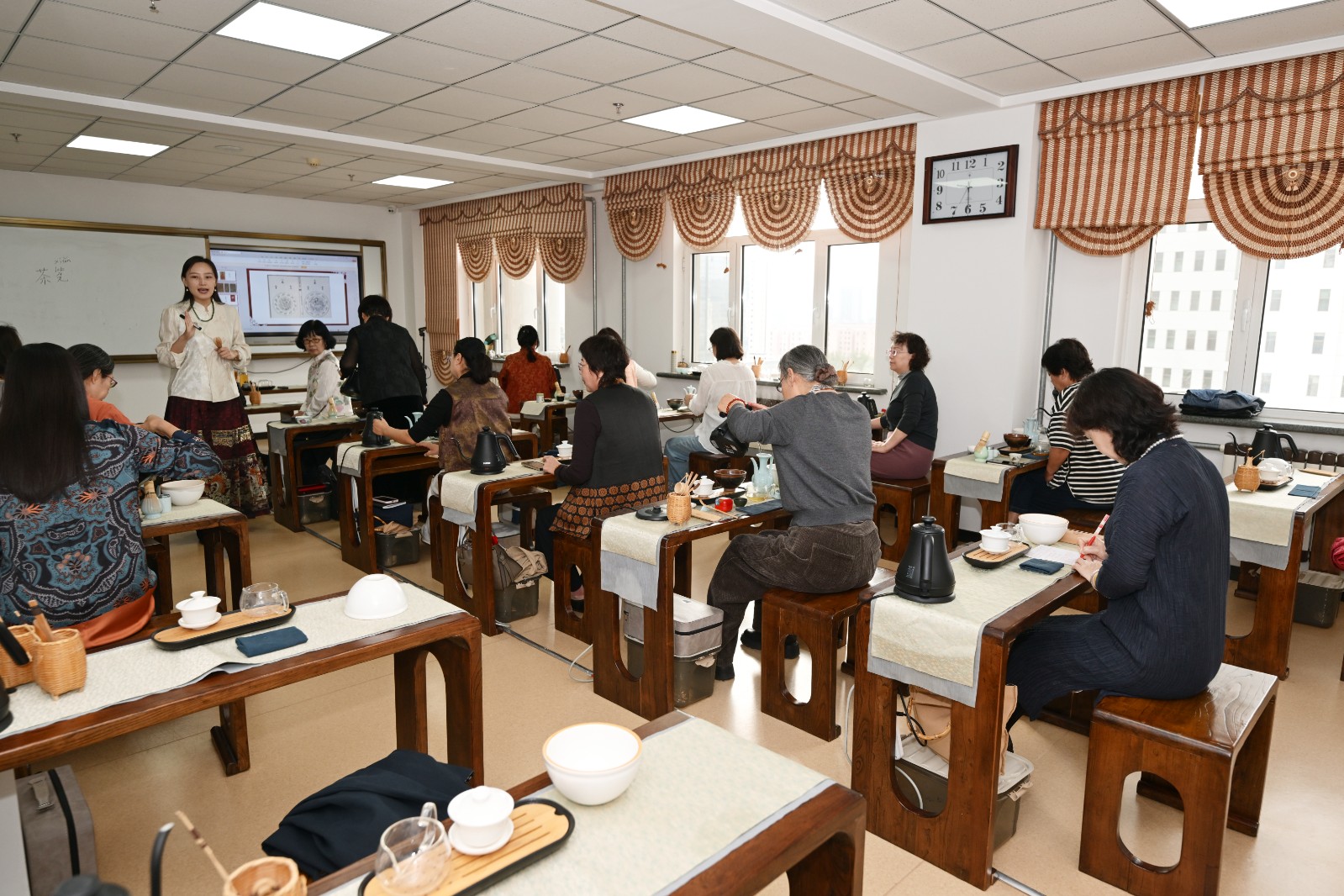 10月18日是重阳佳节。日前，记者走进包(7799351)-20261018092327