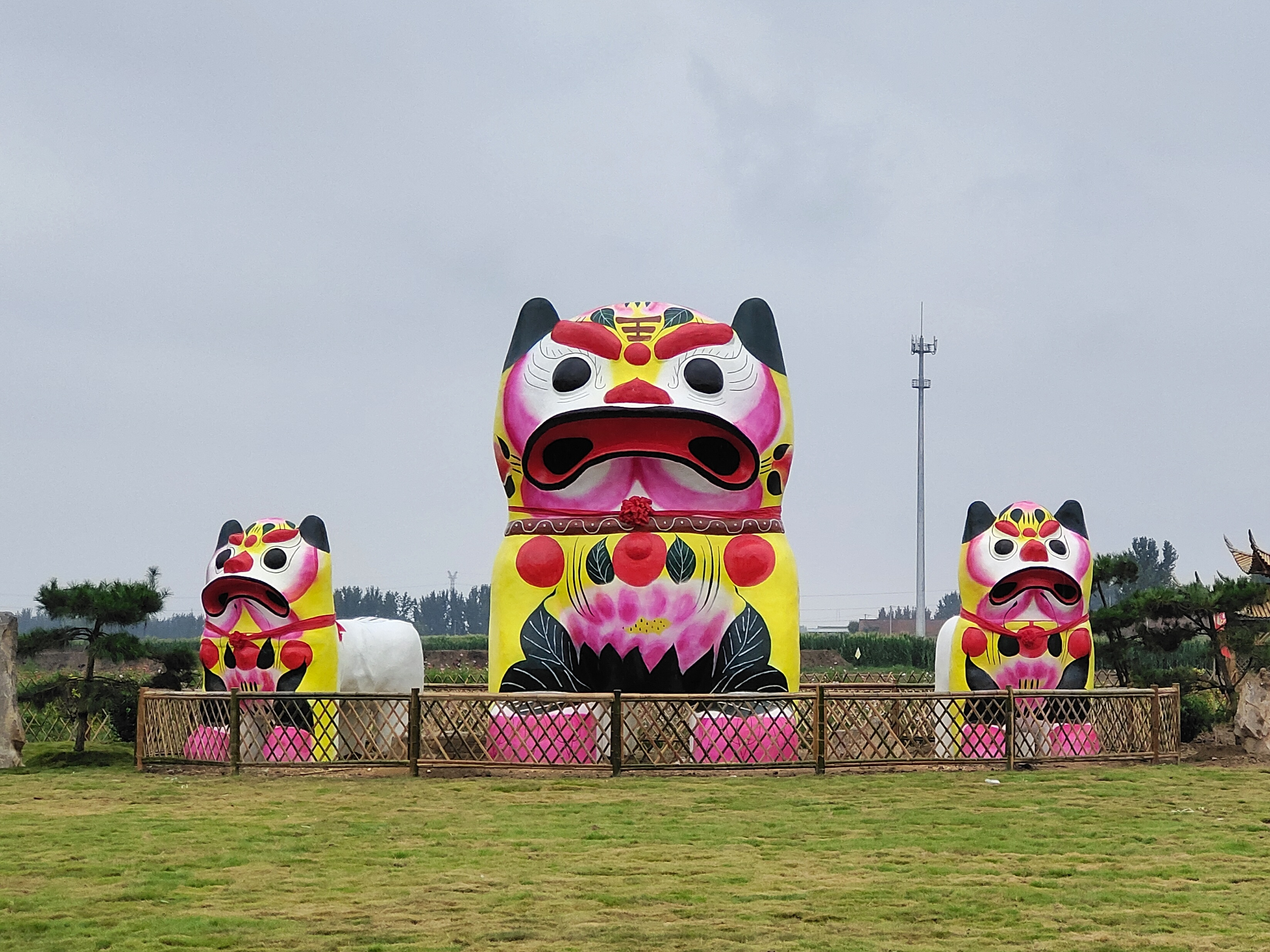 聂家庄泥塑广场巨型泥塑
