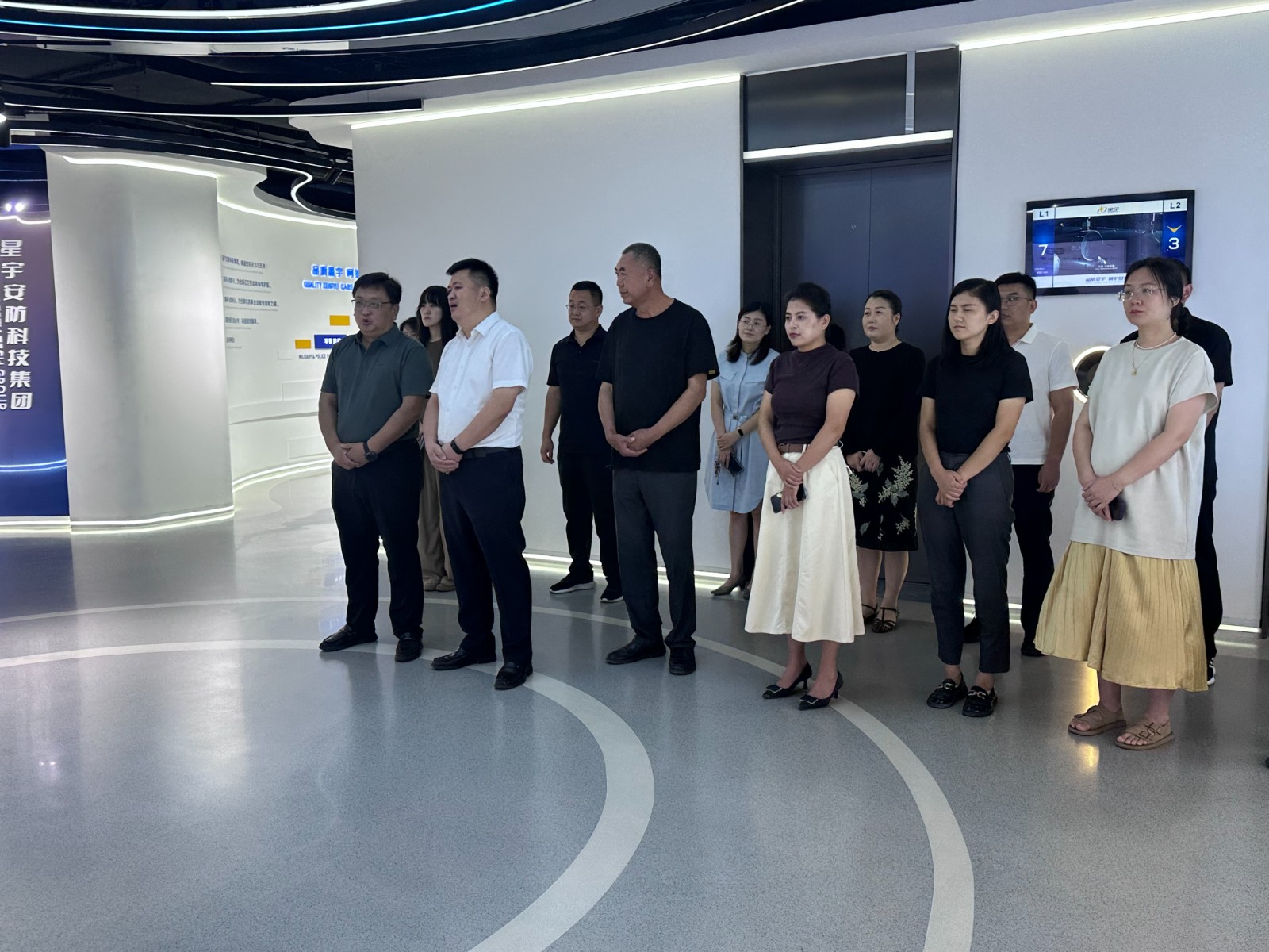 安丘市委常委、经济开发区党工委书记孙志堂带队来我区星宇、豪迈、乐聚调研,王书记陪同。