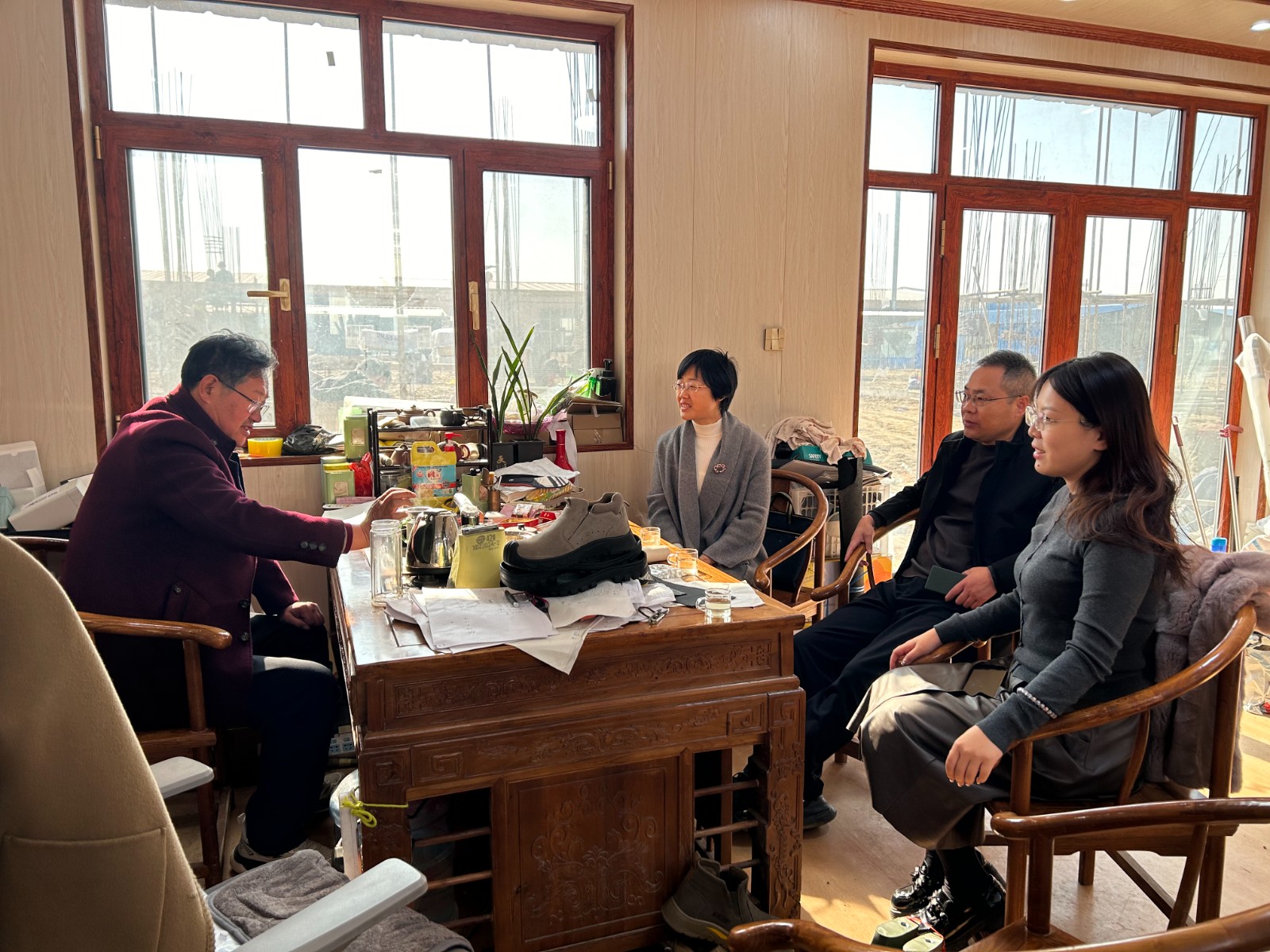 郭主任、范局长到喜登枝劳保对接升规纳统相关事宜