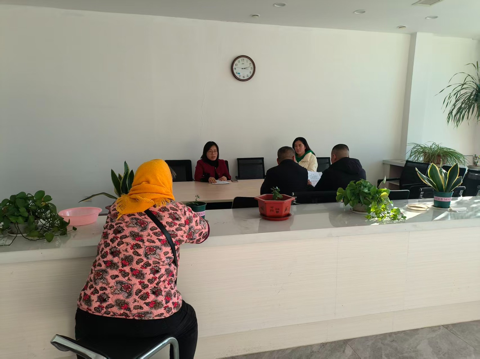 计生办,民政办到新城社区办理孤寡老人特困供养事项