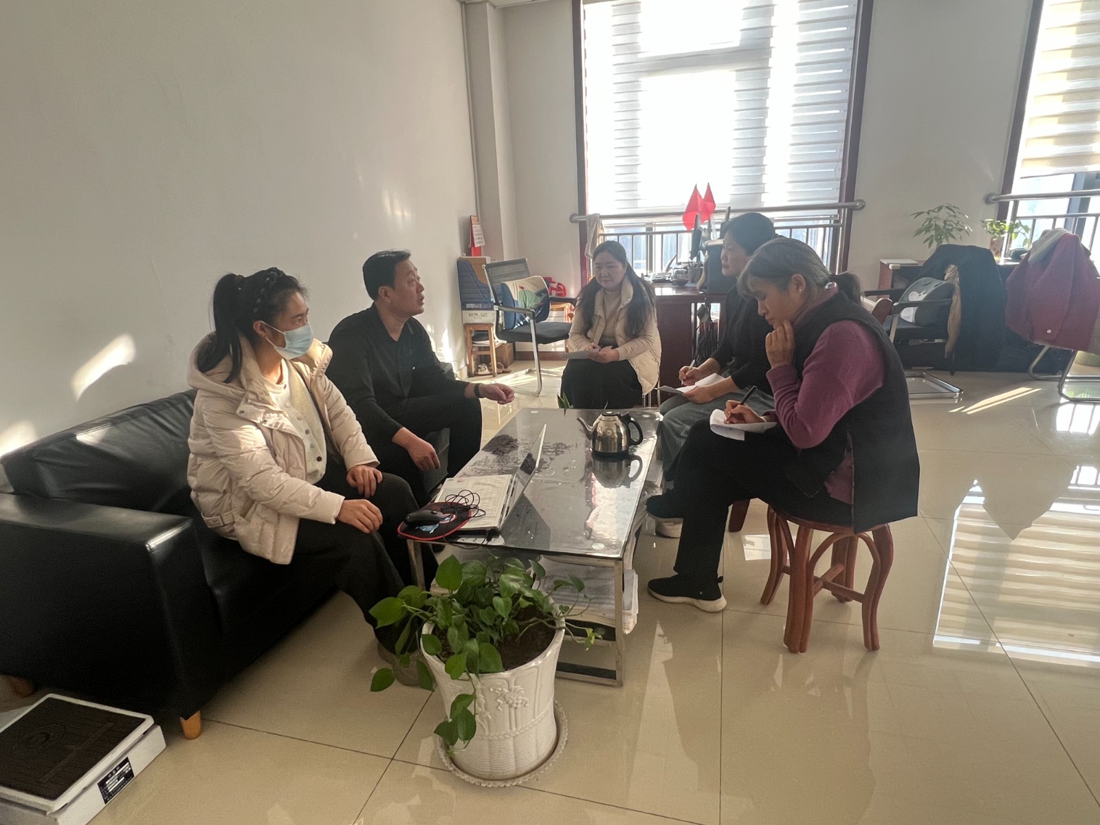 现代农业发展中心同审计第三方到我区调度村级换届审计问题